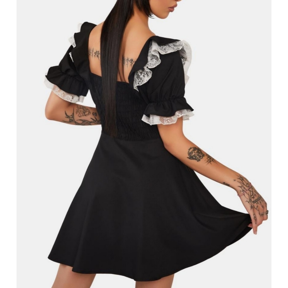 Dark In Love Princess Contrast Ruffle Neckline Dress - Picture 5 of 15
